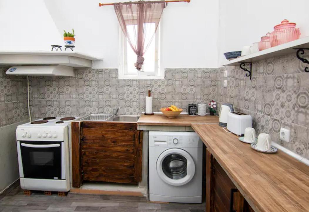 Mascot Bar Street Apartments Rhodes City Dış mekan fotoğraf