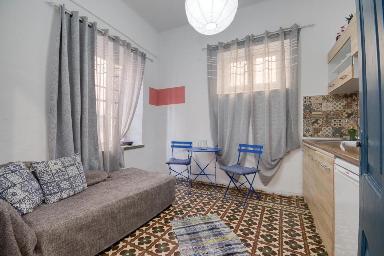 Mascot Bar Street Apartments Rhodes City Dış mekan fotoğraf